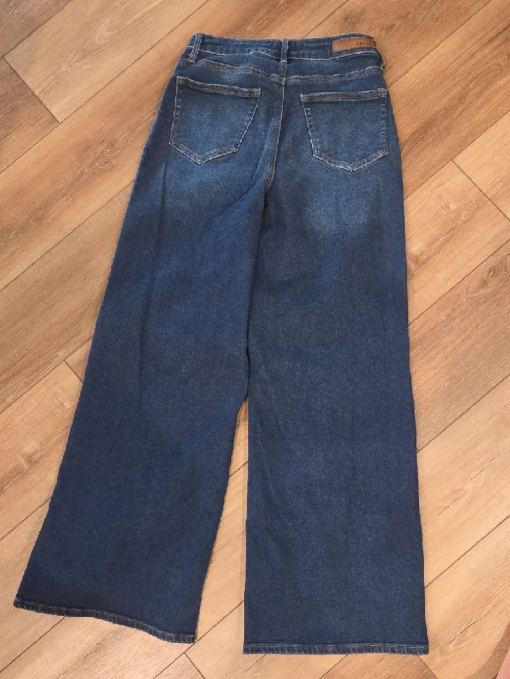 Dark Blue High-Waist Snap-Front Wide Leg Jeans - Women - Picture 4 of 5